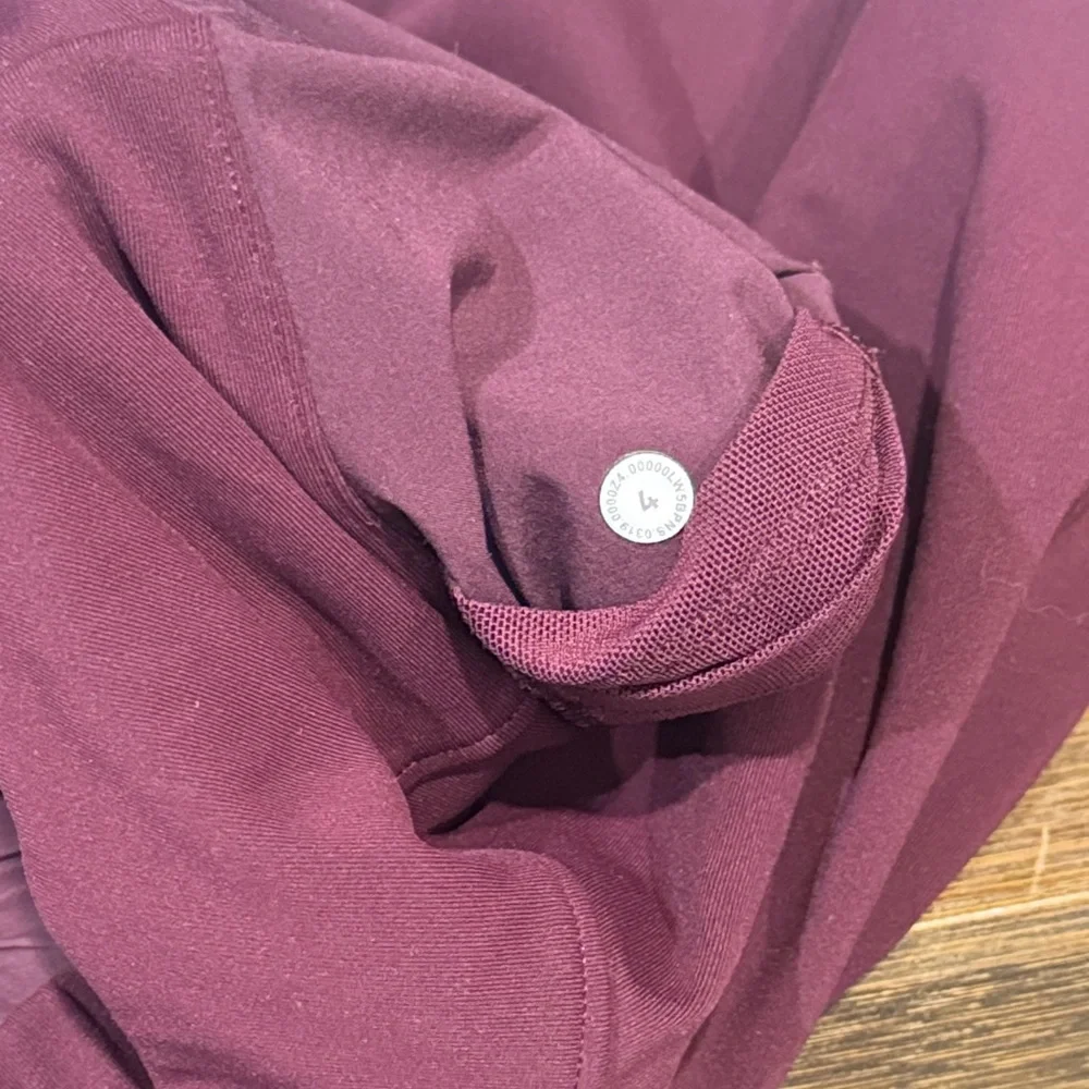 Lululemon On the Fly 7/8 Pant
Dark Adobe - Picture 11 of 11